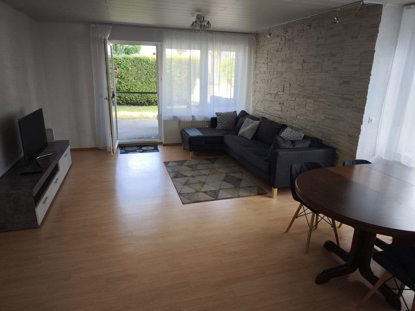 Prenájom bytu 3-izbový 75 m², Im Daistler 12, Neuenstadt am Kocher, Bádensko-Wurttembersko Prenájom bytu 3-izbový 75 m², Im Daistler 12, Neuenstadt am Kocher, Bádensko-Wurttembersko