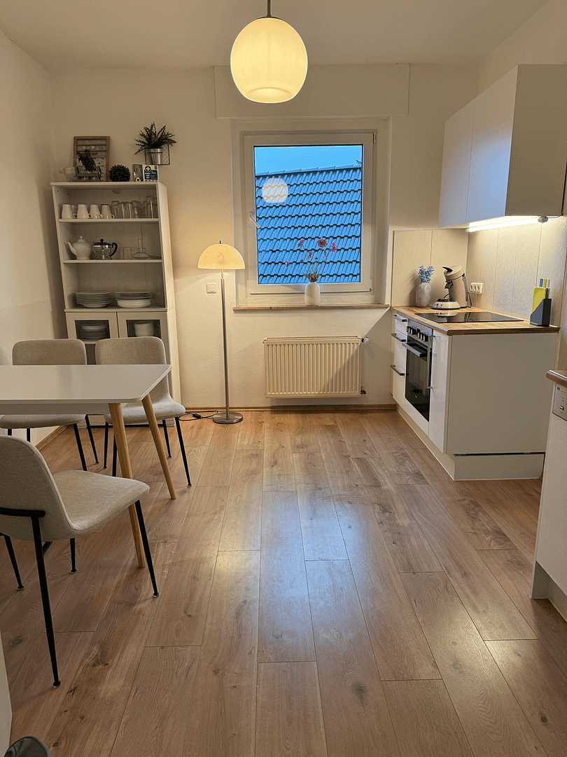 Prenájom bytu 85 m², Brühl, Severné Porýnie - Westfálsko Prenájom bytu 85 m², Brühl, Severné Porýnie - Westfálsko