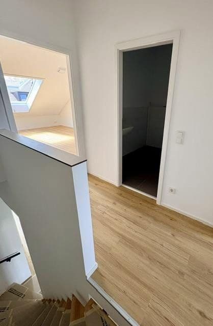 Prenájom domu 145 m², pozemok 115 m², Lilienstrasse 29., Stein, Bavorsko Prenájom domu 145 m², pozemok 115 m², Lilienstrasse 29., Stein, Bavorsko