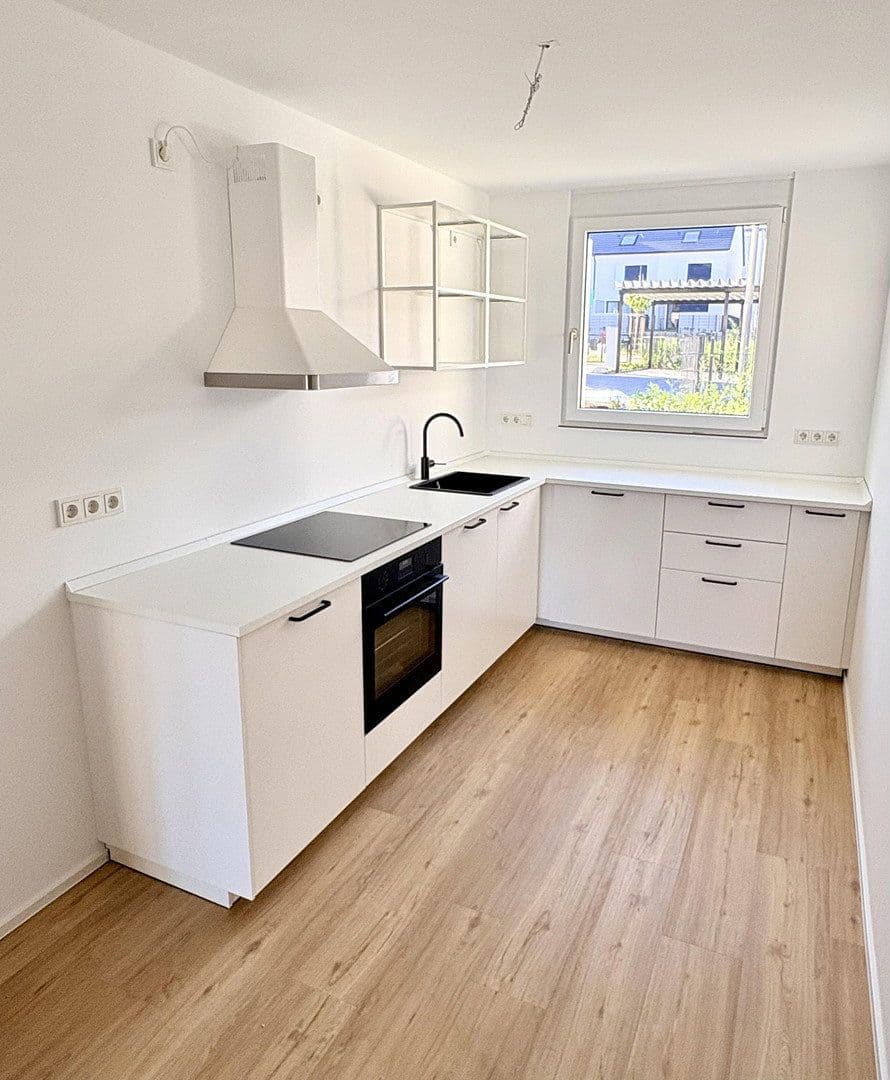 Prenájom domu 145 m², pozemok 115 m², Lilienstrasse 29., Stein, Bavorsko Prenájom domu 145 m², pozemok 115 m², Lilienstrasse 29., Stein, Bavorsko