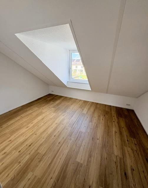 Prenájom domu 145 m², pozemok 115 m², Lilienstrasse 29., Stein, Bavorsko Prenájom domu 145 m², pozemok 115 m², Lilienstrasse 29., Stein, Bavorsko