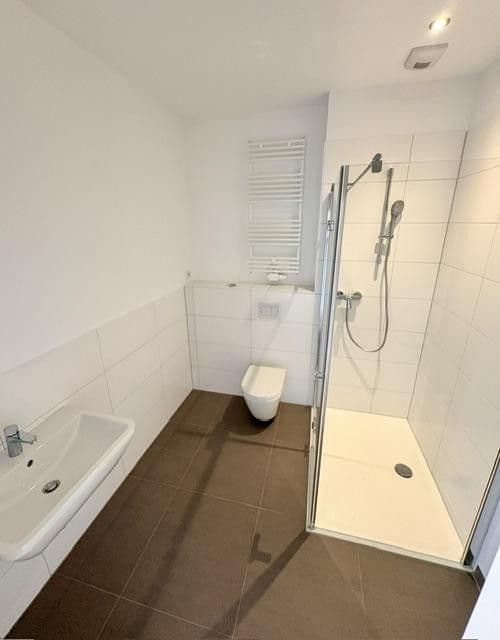 Prenájom domu 145 m², pozemok 115 m², Lilienstrasse 29., Stein, Bavorsko Prenájom domu 145 m², pozemok 115 m², Lilienstrasse 29., Stein, Bavorsko
