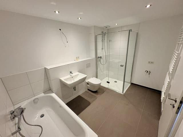 Prenájom domu 145 m², pozemok 115 m², Lilienstrasse 29., Stein, Bavorsko Prenájom domu 145 m², pozemok 115 m², Lilienstrasse 29., Stein, Bavorsko