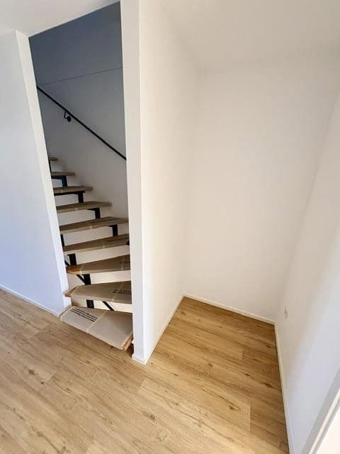 Prenájom domu 145 m², pozemok 115 m², Lilienstrasse 29., Stein, Bavorsko Prenájom domu 145 m², pozemok 115 m², Lilienstrasse 29., Stein, Bavorsko
