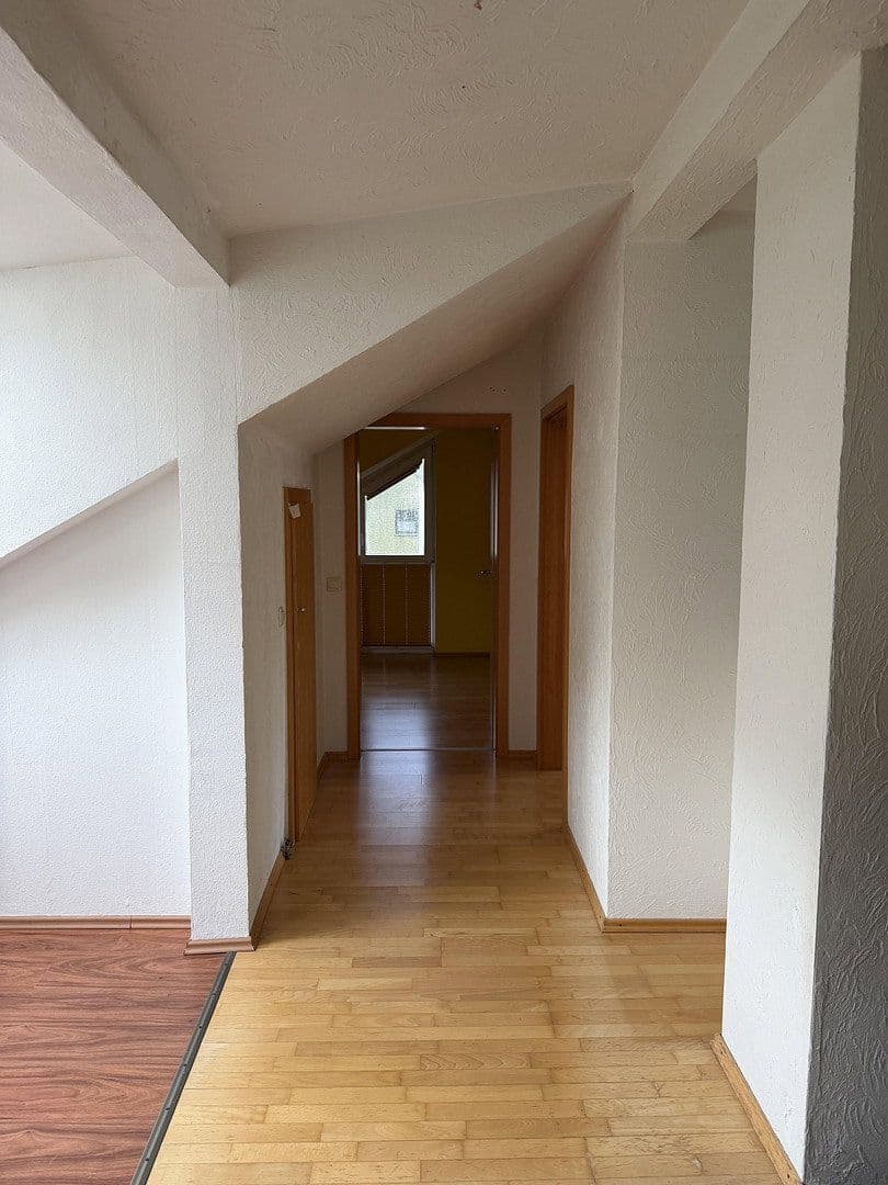 Prenájom bytu 5-izbový 97 m², Wiesloch, Bádensko-Wurttembersko Prenájom bytu 5-izbový 97 m², Wiesloch, Bádensko-Wurttembersko