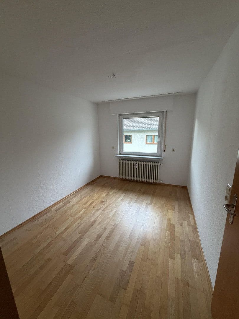 Prenájom bytu 5-izbový 97 m², Wiesloch, Bádensko-Wurttembersko Prenájom bytu 5-izbový 97 m², Wiesloch, Bádensko-Wurttembersko