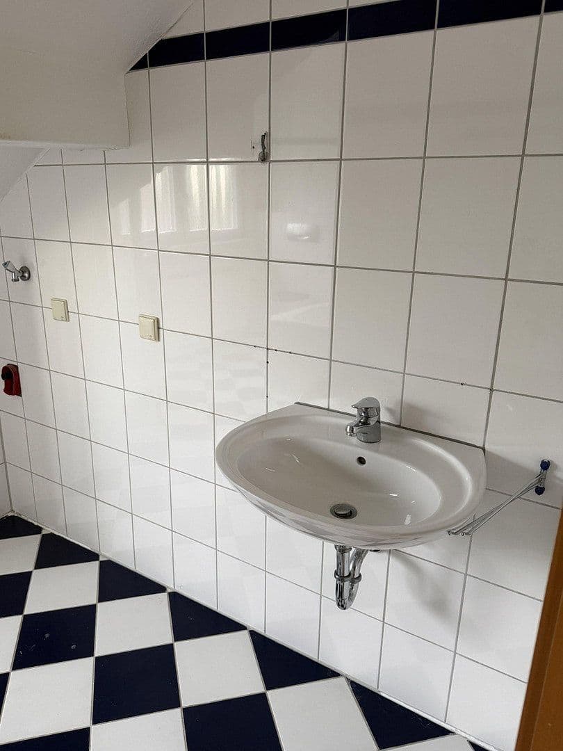 Prenájom bytu 5-izbový 97 m², Wiesloch, Bádensko-Wurttembersko Prenájom bytu 5-izbový 97 m², Wiesloch, Bádensko-Wurttembersko