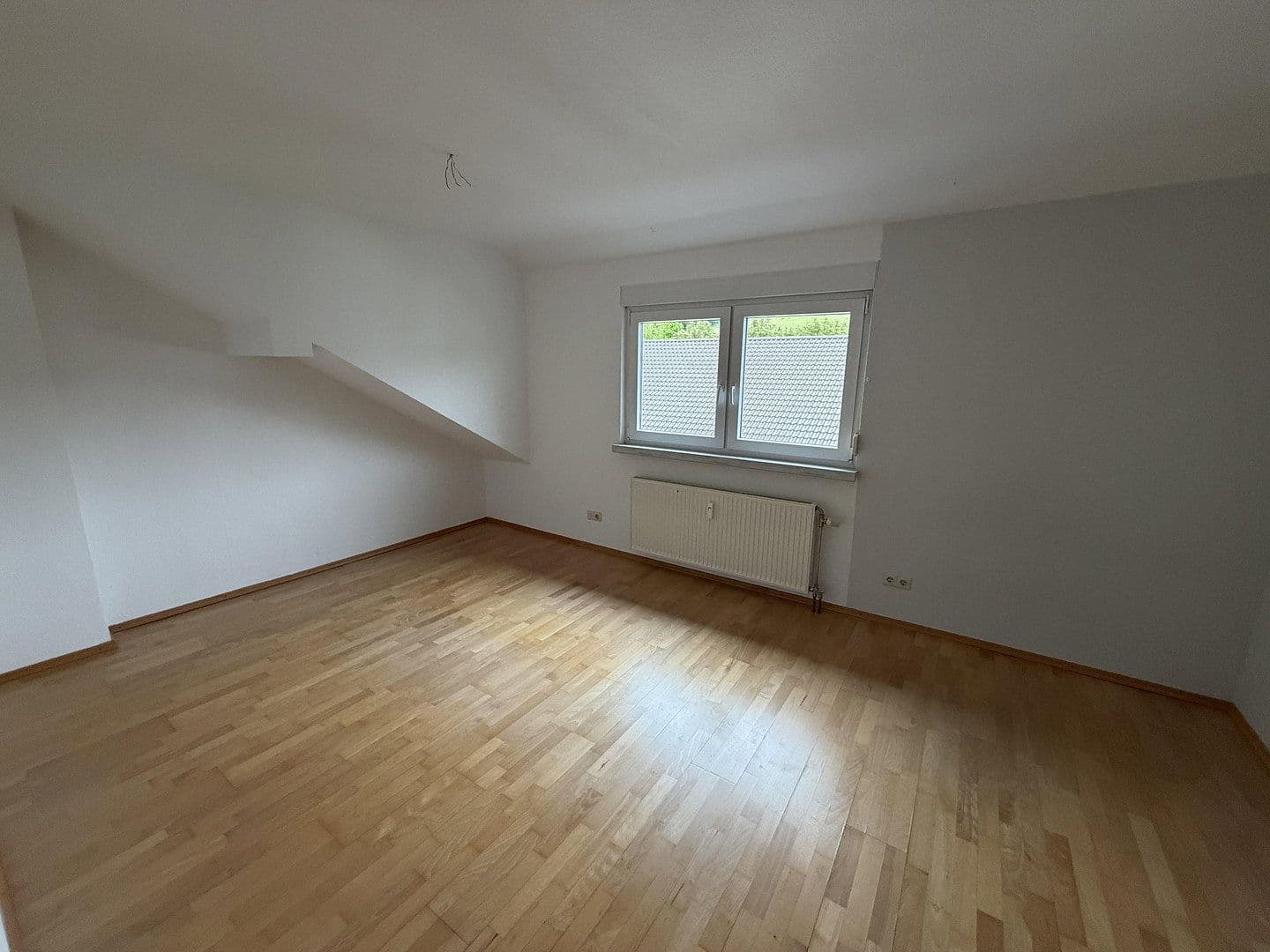 Prenájom bytu 5-izbový 97 m², Wiesloch, Bádensko-Wurttembersko Prenájom bytu 5-izbový 97 m², Wiesloch, Bádensko-Wurttembersko