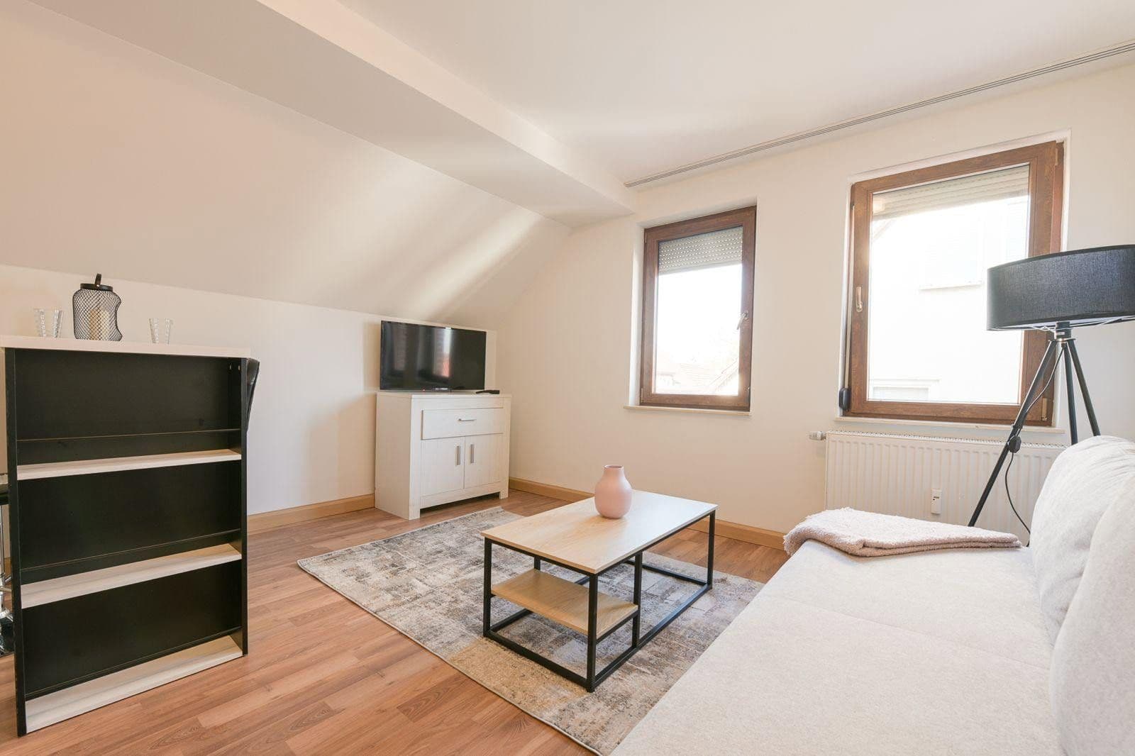 Prenájom bytu 2-izbový 45 m², Klingenbergstr. 153, Heilbronn, Bádensko-Wurttembersko Prenájom bytu 2-izbový 45 m², Klingenbergstr. 153, Heilbronn, Bádensko-Wurttembersko