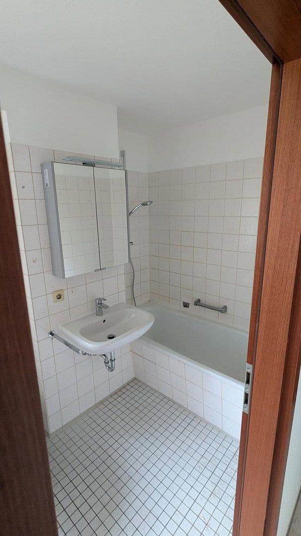 Prenájom bytu 1-izbový 35 m², Rosmarinweg 95, Stuttgart-Sommerrain, Bádensko-Wurttembersko Prenájom bytu 1-izbový 35 m², Rosmarinweg 95, Stuttgart-Sommerrain, Bádensko-Wurttembersko