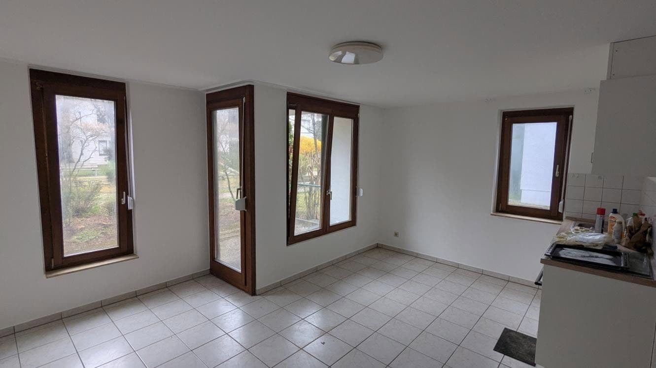 Prenájom bytu 1-izbový 35 m², Rosmarinweg 95, Stuttgart-Sommerrain, Bádensko-Wurttembersko Prenájom bytu 1-izbový 35 m², Rosmarinweg 95, Stuttgart-Sommerrain, Bádensko-Wurttembersko