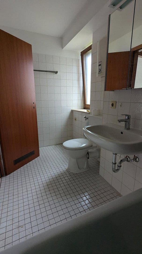 Prenájom bytu 1-izbový 35 m², Rosmarinweg 95, Stuttgart-Sommerrain, Bádensko-Wurttembersko Prenájom bytu 1-izbový 35 m², Rosmarinweg 95, Stuttgart-Sommerrain, Bádensko-Wurttembersko