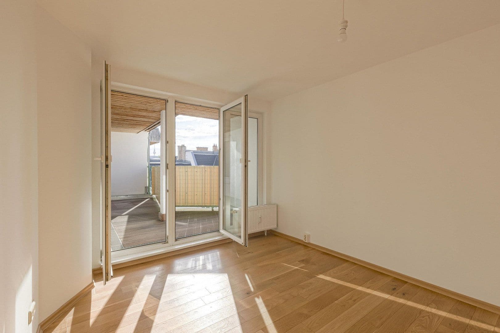 Predaj bytu 2-izbový 91 m², Kochhannstr. 19, Berlin, Berlín Predaj bytu 2-izbový 91 m², Kochhannstr. 19, Berlin, Berlín
