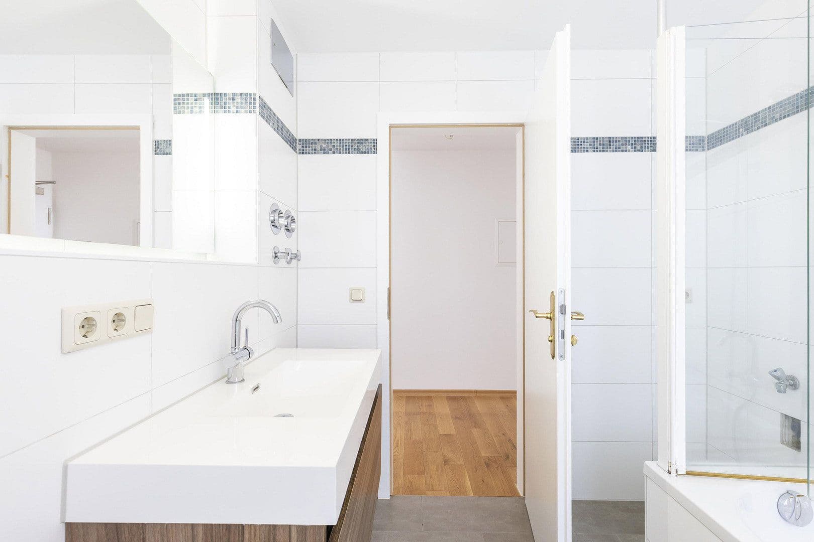 Predaj bytu 2-izbový 91 m², Kochhannstr. 19, Berlin, Berlín Predaj bytu 2-izbový 91 m², Kochhannstr. 19, Berlin, Berlín