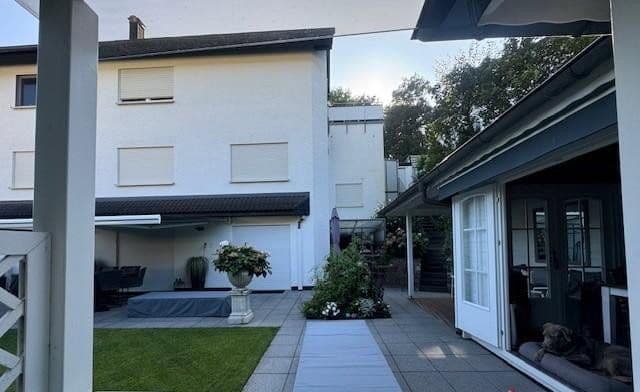Predaj domu 420 m², pozemok 654 m², Saarbrücken, Sársko Predaj domu 420 m², pozemok 654 m², Saarbrücken, Sársko