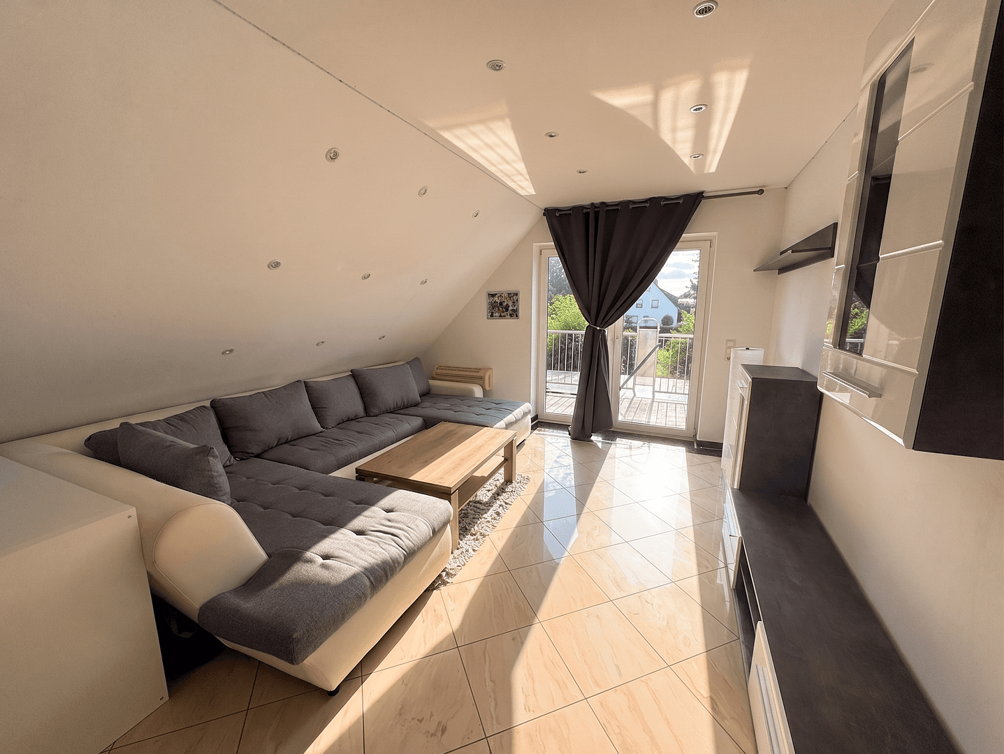 Predaj domu 378 m², pozemok 2.163 m², Rinteln, Dolné Sasko Predaj domu 378 m², pozemok 2.163 m², Rinteln, Dolné Sasko