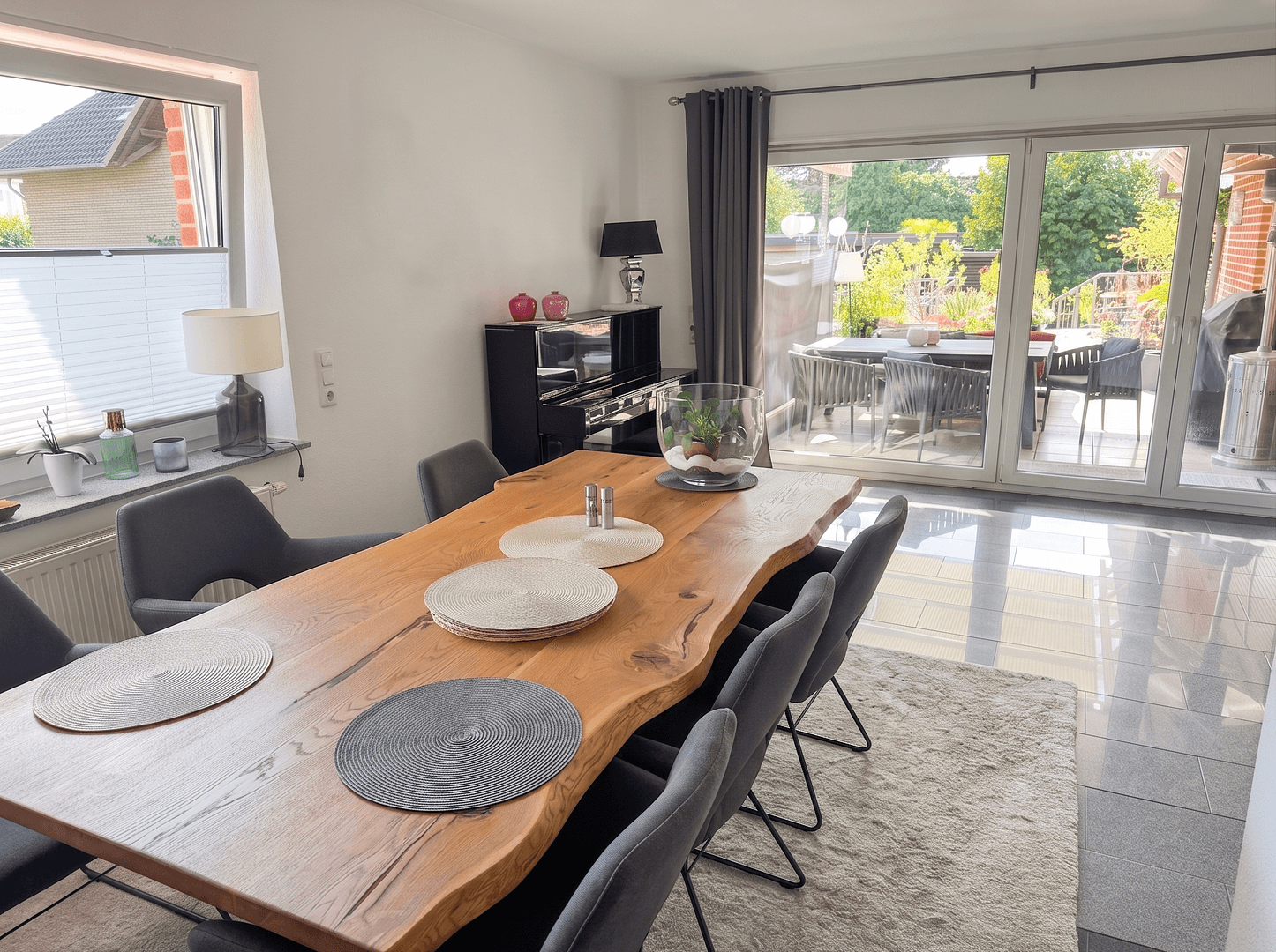 Predaj domu 378 m², pozemok 2.163 m², Rinteln, Dolné Sasko Predaj domu 378 m², pozemok 2.163 m², Rinteln, Dolné Sasko