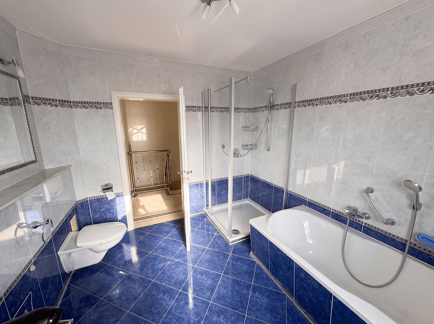Predaj domu 378 m², pozemok 2.163 m², Rinteln, Dolné Sasko Predaj domu 378 m², pozemok 2.163 m², Rinteln, Dolné Sasko