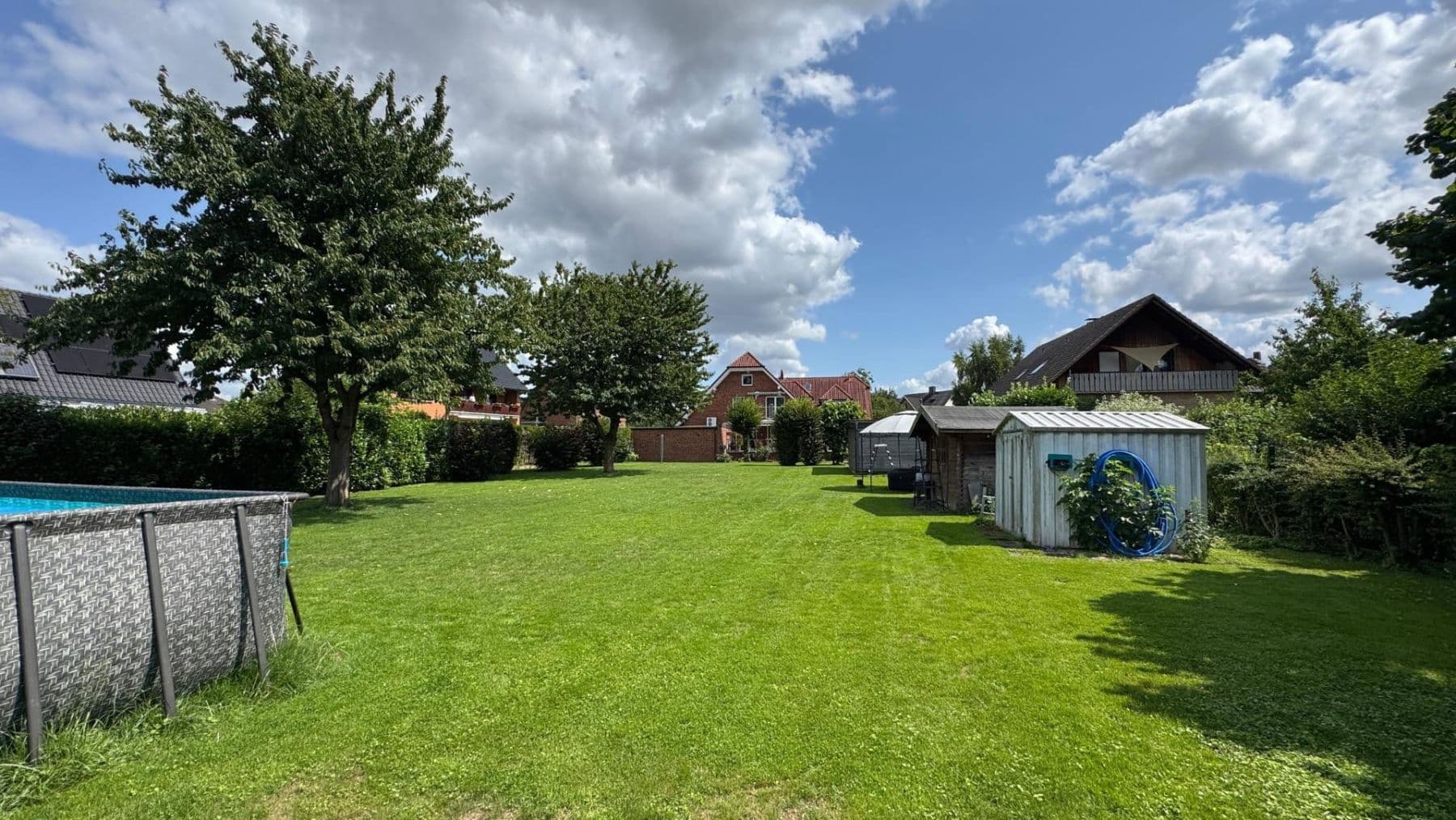Predaj domu 378 m², pozemok 2.163 m², Rinteln, Dolné Sasko Predaj domu 378 m², pozemok 2.163 m², Rinteln, Dolné Sasko