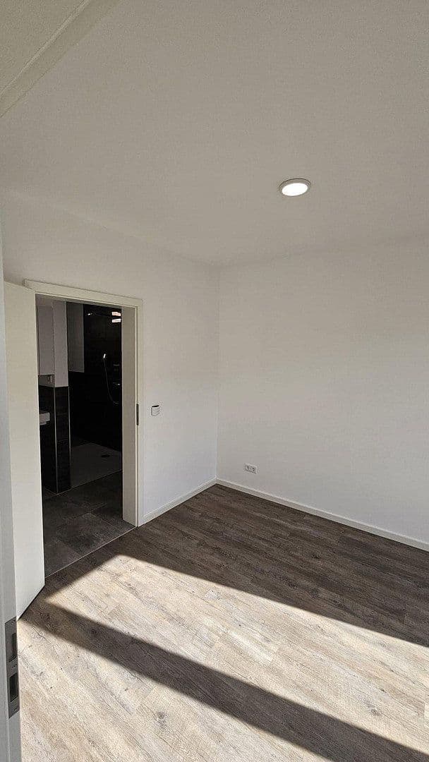 Predaj domu 167 m², pozemok 163 m², Speyerer Straße 25, Neuhofen, Porýnie-Falcko Predaj domu 167 m², pozemok 163 m², Speyerer Straße 25, Neuhofen, Porýnie-Falcko