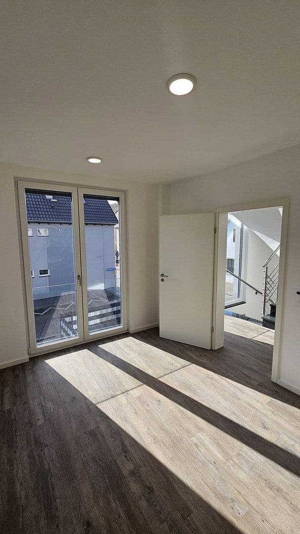 Predaj domu 167 m², pozemok 163 m², Speyerer Straße 25, Neuhofen, Porýnie-Falcko Predaj domu 167 m², pozemok 163 m², Speyerer Straße 25, Neuhofen, Porýnie-Falcko