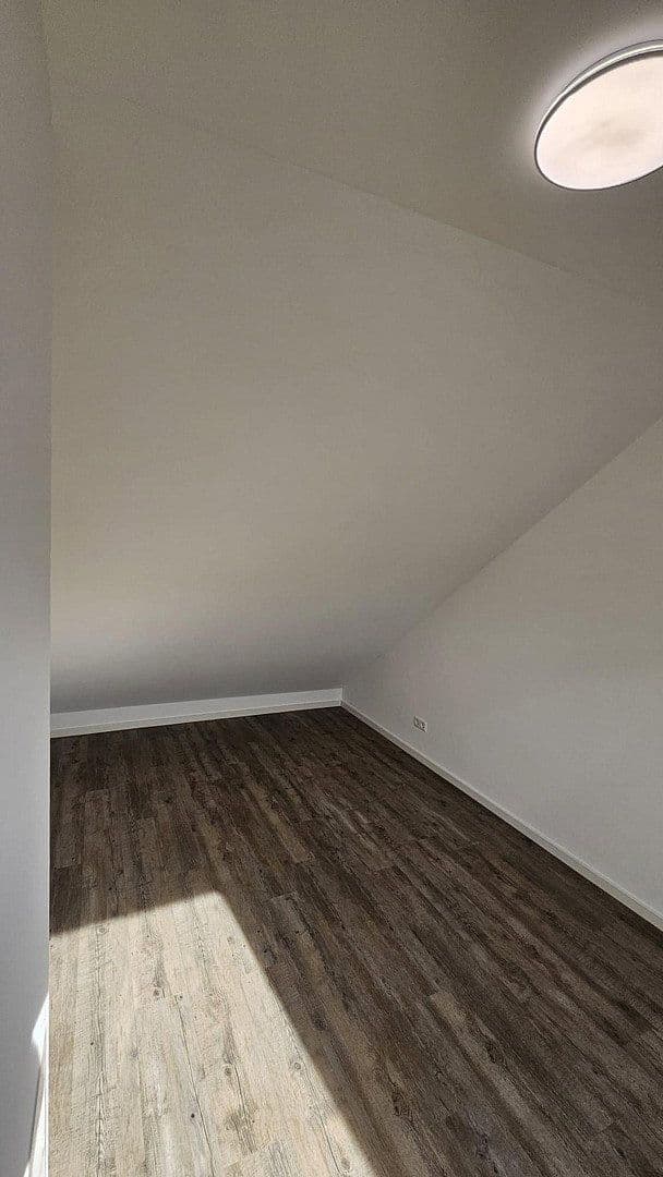 Predaj domu 167 m², pozemok 163 m², Speyerer Straße 25, Neuhofen, Porýnie-Falcko Predaj domu 167 m², pozemok 163 m², Speyerer Straße 25, Neuhofen, Porýnie-Falcko