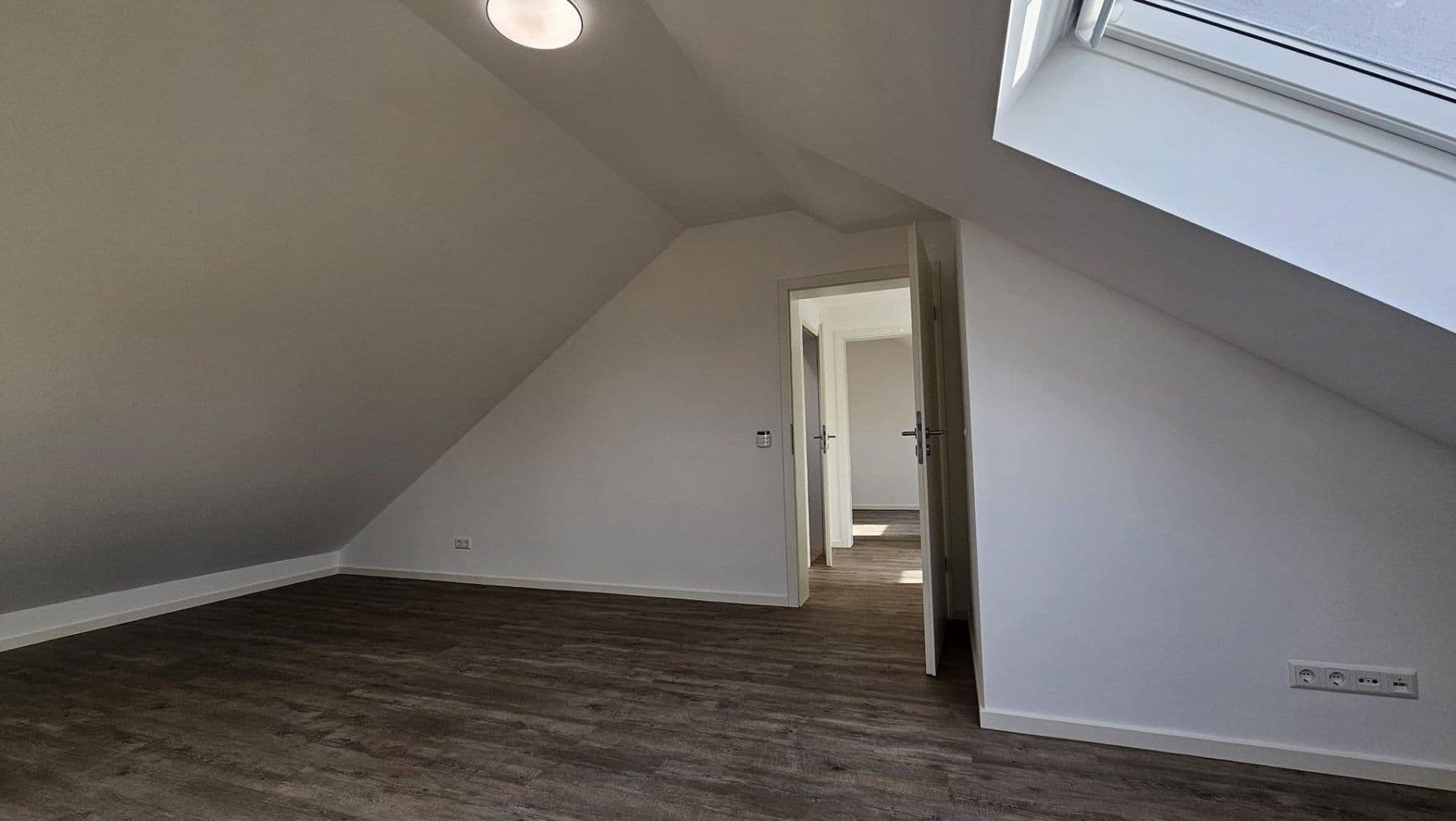 Predaj domu 167 m², pozemok 163 m², Speyerer Straße 25, Neuhofen, Porýnie-Falcko Predaj domu 167 m², pozemok 163 m², Speyerer Straße 25, Neuhofen, Porýnie-Falcko