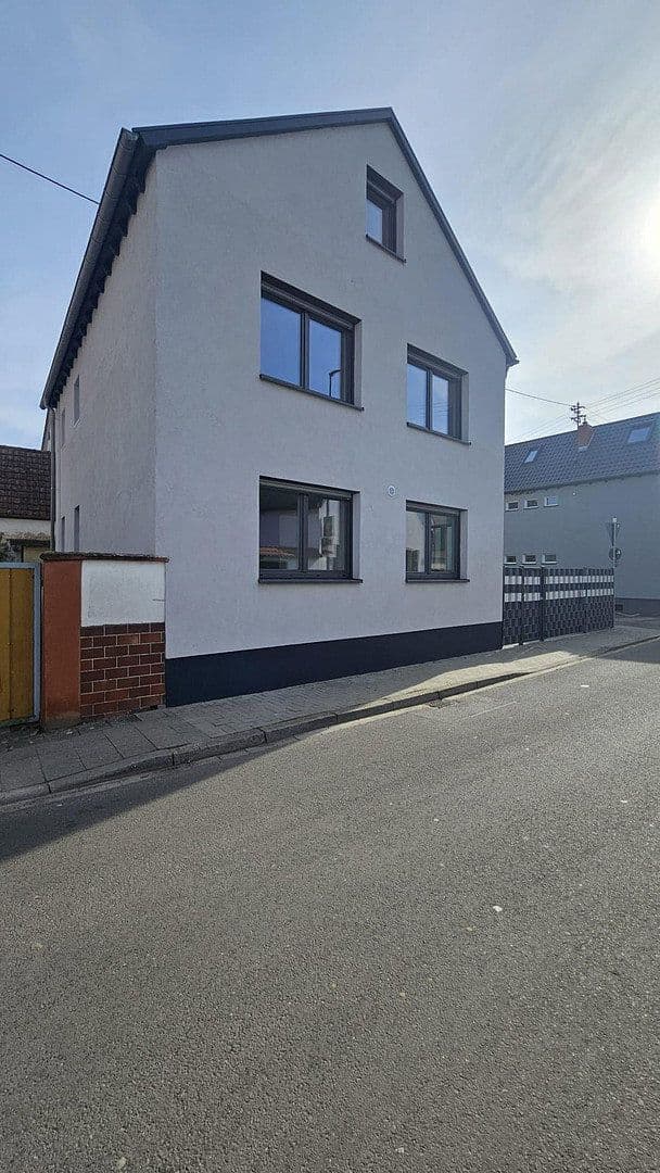Predaj domu 167 m², pozemok 163 m², Speyerer Straße 25, Neuhofen, Porýnie-Falcko Predaj domu 167 m², pozemok 163 m², Speyerer Straße 25, Neuhofen, Porýnie-Falcko