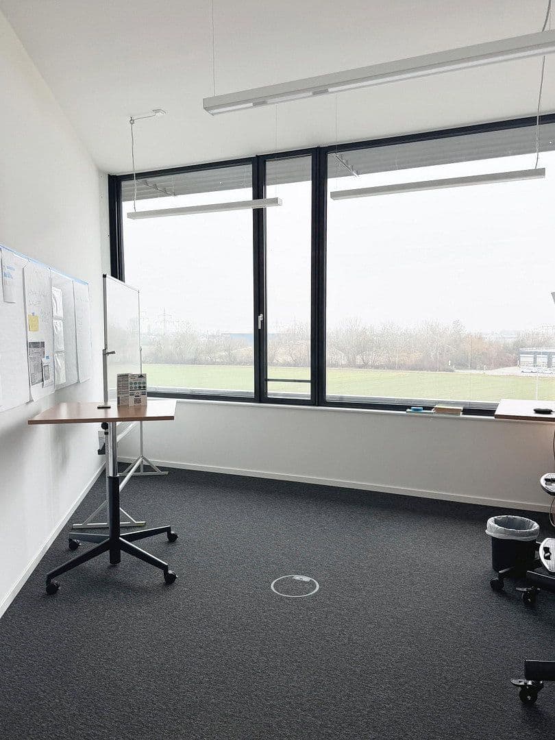 Prenájom kancelárie 807 m², Ida-Noddack-Straße 2, Ingolstadt, Bavorsko Prenájom kancelárie 807 m², Ida-Noddack-Straße 2, Ingolstadt, Bavorsko