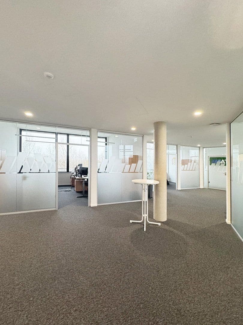 Prenájom kancelárie 807 m², Ida-Noddack-Straße 2, Ingolstadt, Bavorsko Prenájom kancelárie 807 m², Ida-Noddack-Straße 2, Ingolstadt, Bavorsko