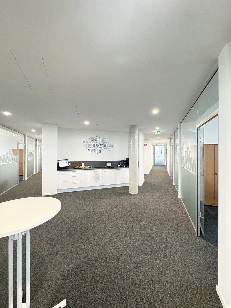 Prenájom kancelárie 807 m², Ida-Noddack-Straße 2, Ingolstadt, Bavorsko Prenájom kancelárie 807 m², Ida-Noddack-Straße 2, Ingolstadt, Bavorsko