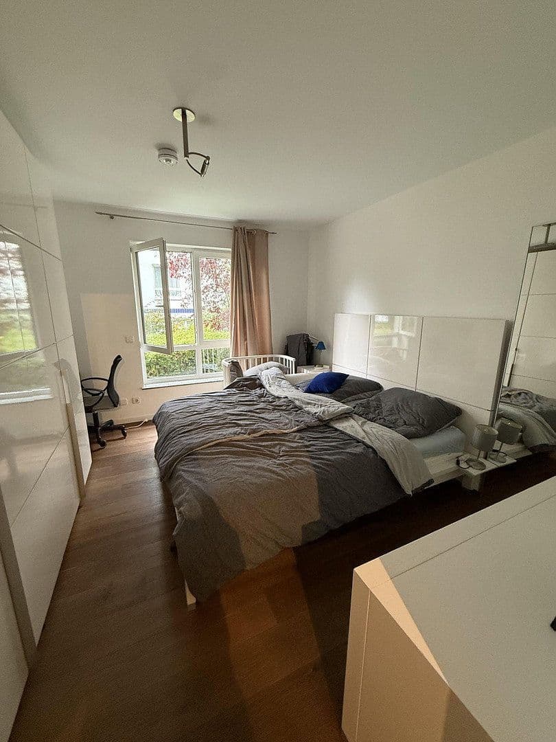 Prenájom bytu 2-izbový 71 m², Frankfurt am Main, Hesensko Prenájom bytu 2-izbový 71 m², Frankfurt am Main, Hesensko
