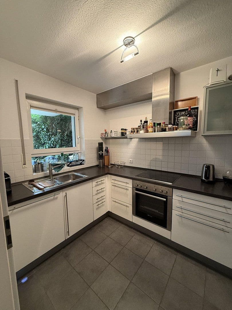 Prenájom bytu 2-izbový 71 m², Frankfurt am Main, Hesensko Prenájom bytu 2-izbový 71 m², Frankfurt am Main, Hesensko