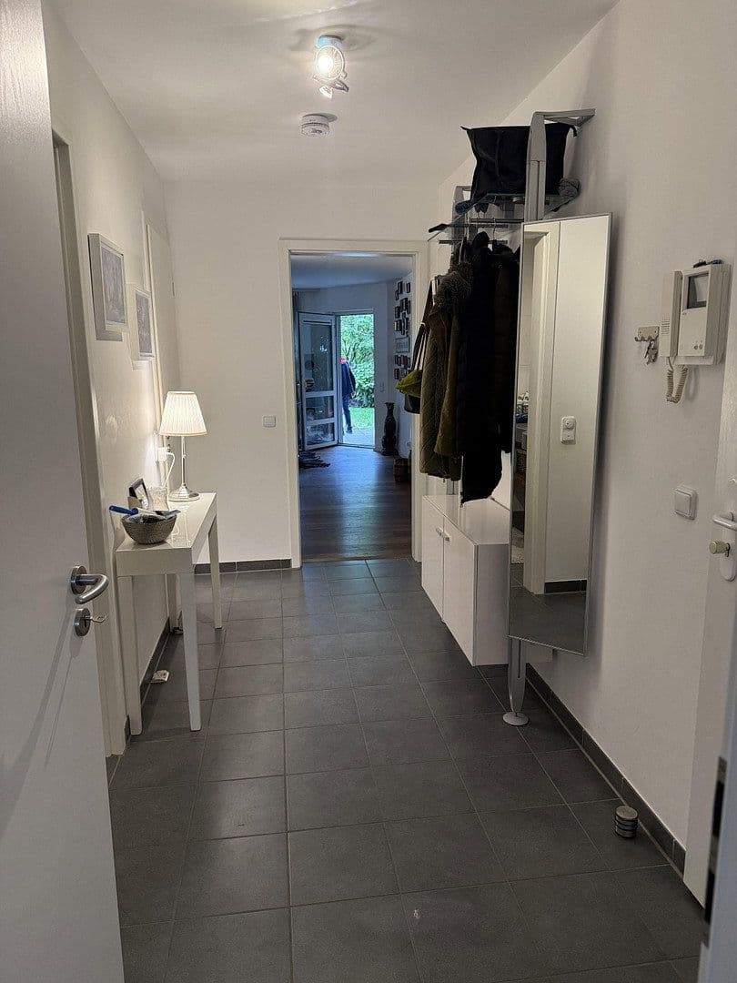 Prenájom bytu 2-izbový 71 m², Frankfurt am Main, Hesensko Prenájom bytu 2-izbový 71 m², Frankfurt am Main, Hesensko