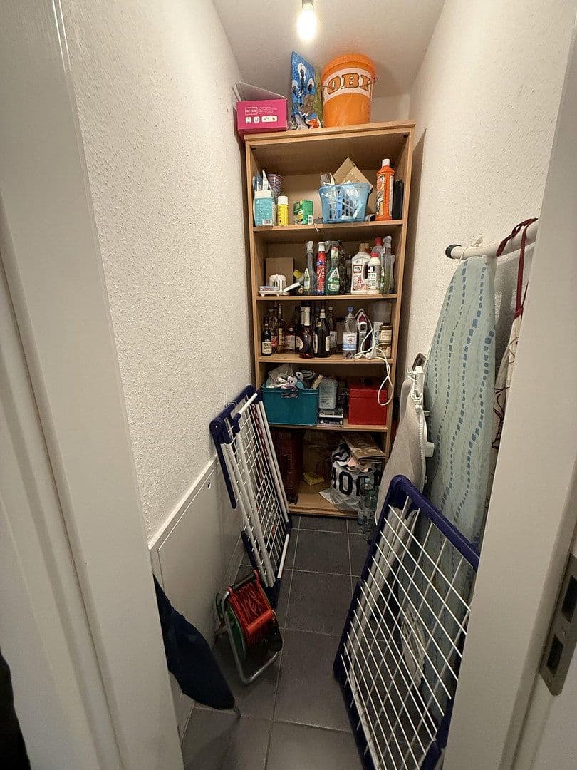 Prenájom bytu 2-izbový 71 m², Frankfurt am Main, Hesensko Prenájom bytu 2-izbový 71 m², Frankfurt am Main, Hesensko
