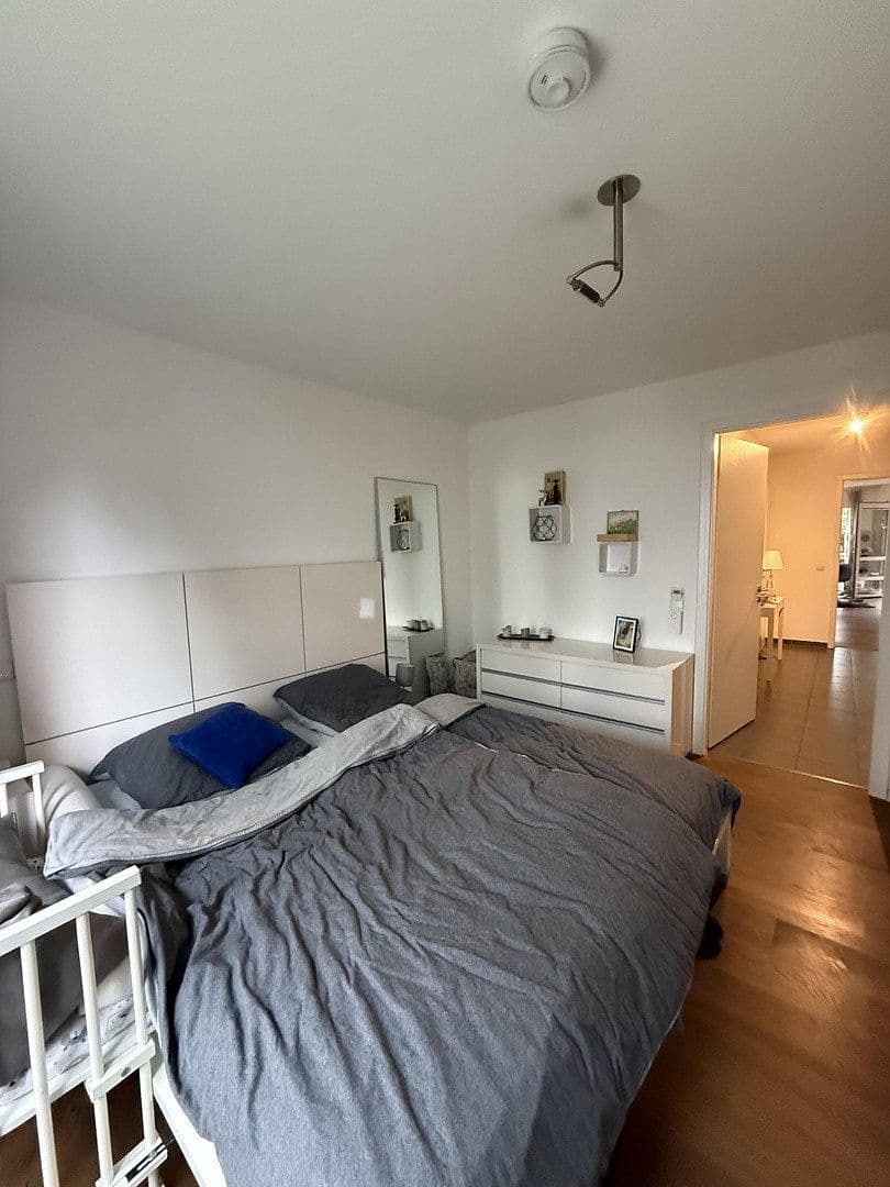 Prenájom bytu 2-izbový 71 m², Frankfurt am Main, Hesensko Prenájom bytu 2-izbový 71 m², Frankfurt am Main, Hesensko