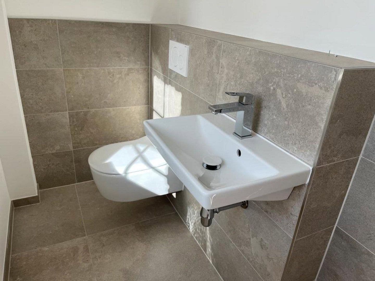 Prenájom domu 130 m², pozemok 15 m², Dorfstraße, Pronstorf, Šlezvicko-Holštajnsko Prenájom domu 130 m², pozemok 15 m², Dorfstraße, Pronstorf, Šlezvicko-Holštajnsko