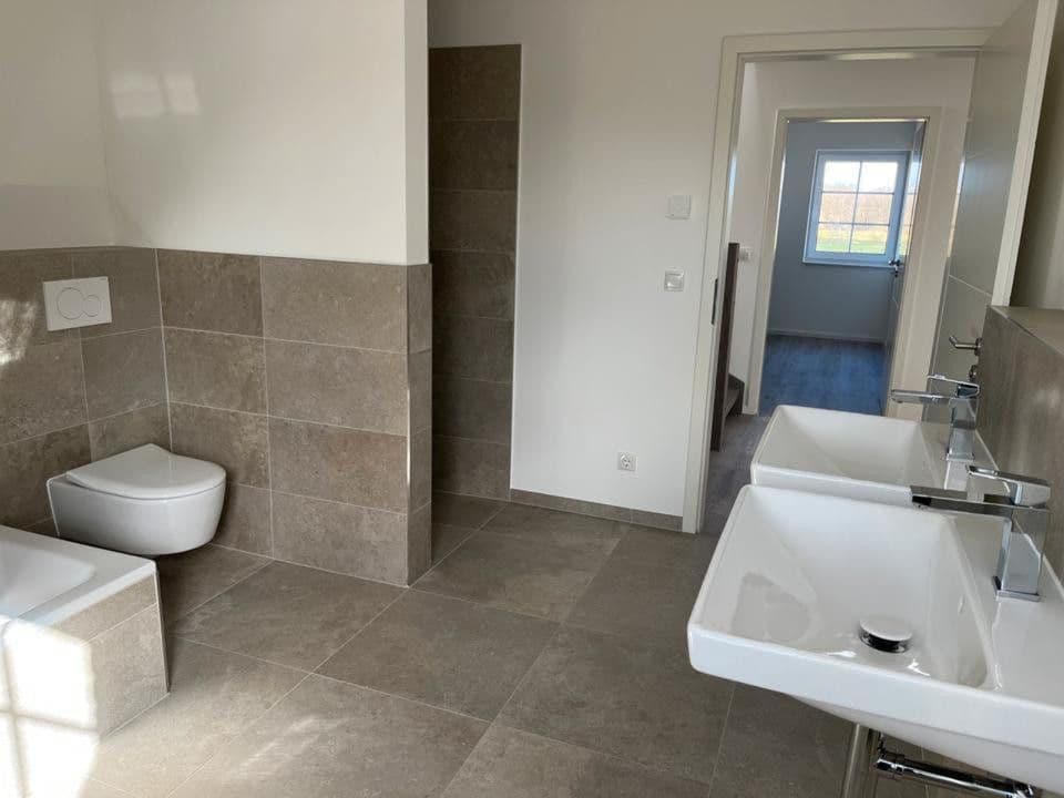 Prenájom domu 130 m², pozemok 15 m², Dorfstraße, Pronstorf, Šlezvicko-Holštajnsko Prenájom domu 130 m², pozemok 15 m², Dorfstraße, Pronstorf, Šlezvicko-Holštajnsko