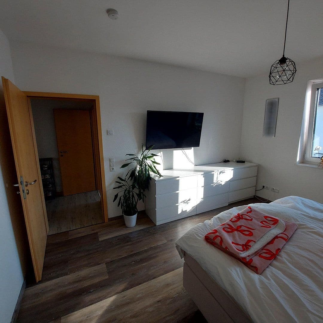 Prenájom bytu 4-izbový 102 m², Weißenthurm, Porýnie-Falcko Prenájom bytu 4-izbový 102 m², Weißenthurm, Porýnie-Falcko