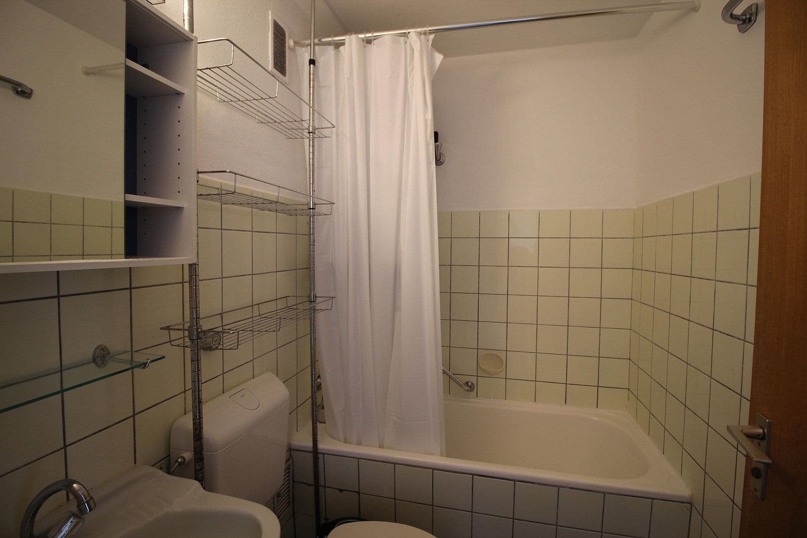 Prenájom bytu 1-izbový 33 m², Karlsruhe, Bádensko-Wurttembersko Prenájom bytu 1-izbový 33 m², Karlsruhe, Bádensko-Wurttembersko