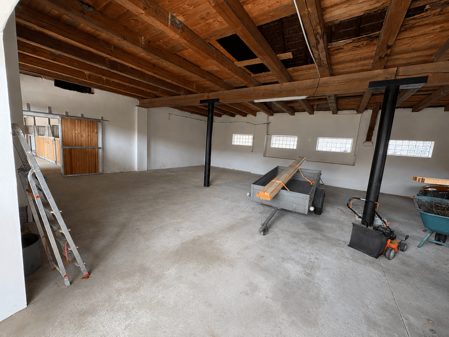 Predaj domu 220 m², pozemok 8.800 m², Kostomlaty nad Labem, Středočeský kraj Predaj domu 220 m², pozemok 8.800 m², Kostomlaty nad Labem, Středočeský kraj