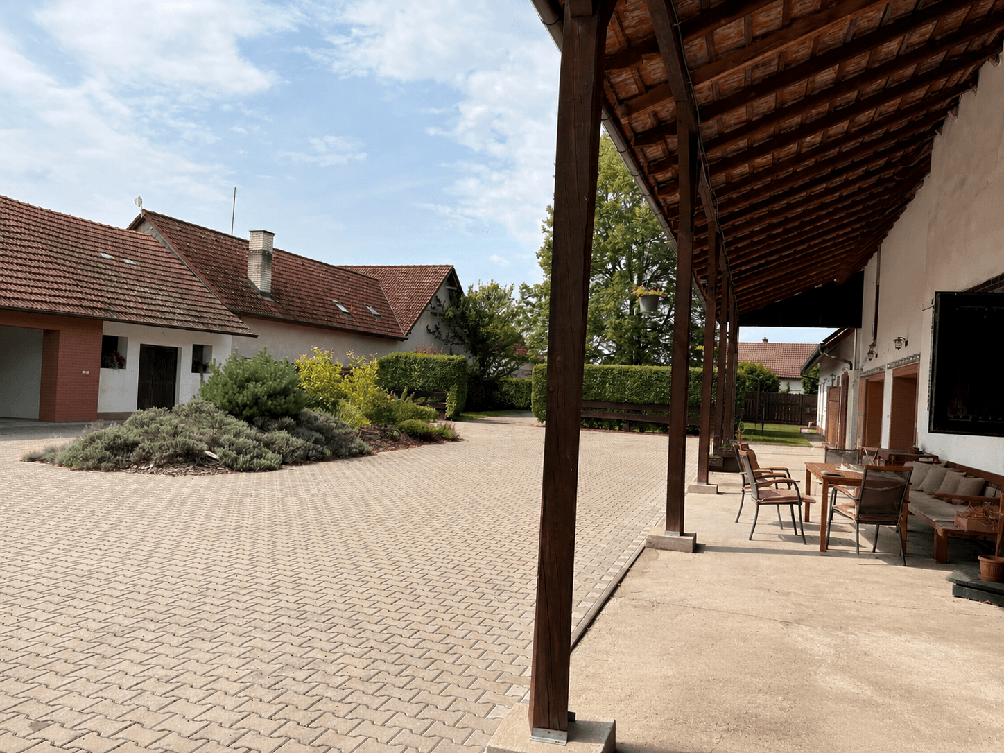 Predaj domu 220 m², pozemok 8.800 m², Kostomlaty nad Labem, Středočeský kraj Predaj domu 220 m², pozemok 8.800 m², Kostomlaty nad Labem, Středočeský kraj