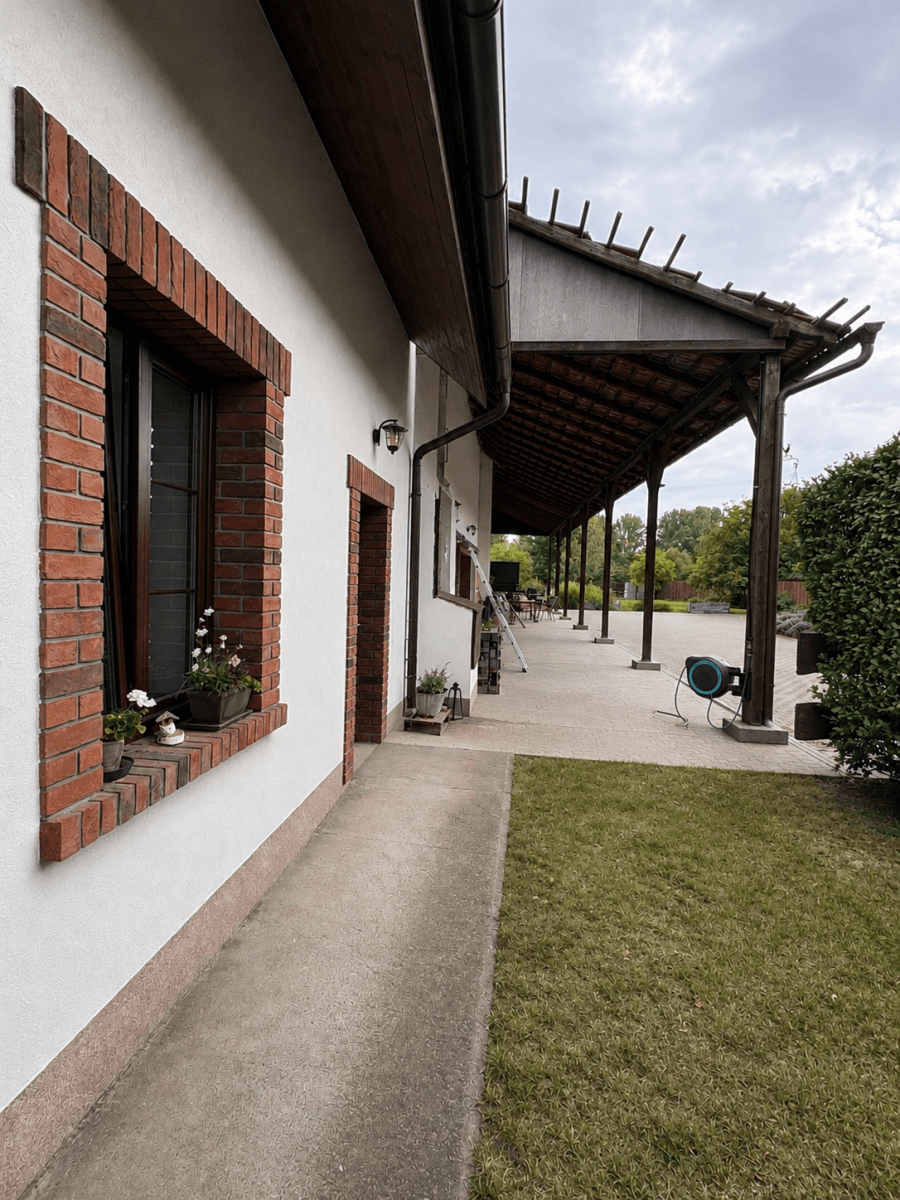 Predaj domu 220 m², pozemok 8.800 m², Kostomlaty nad Labem, Středočeský kraj Predaj domu 220 m², pozemok 8.800 m², Kostomlaty nad Labem, Středočeský kraj