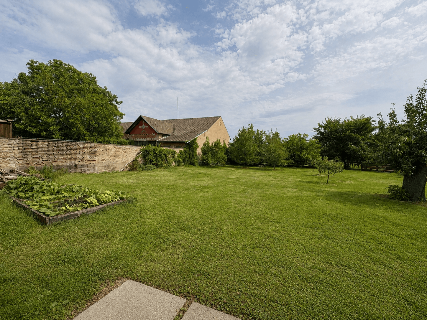 Predaj domu 220 m², pozemok 8.800 m², Kostomlaty nad Labem, Středočeský kraj Predaj domu 220 m², pozemok 8.800 m², Kostomlaty nad Labem, Středočeský kraj