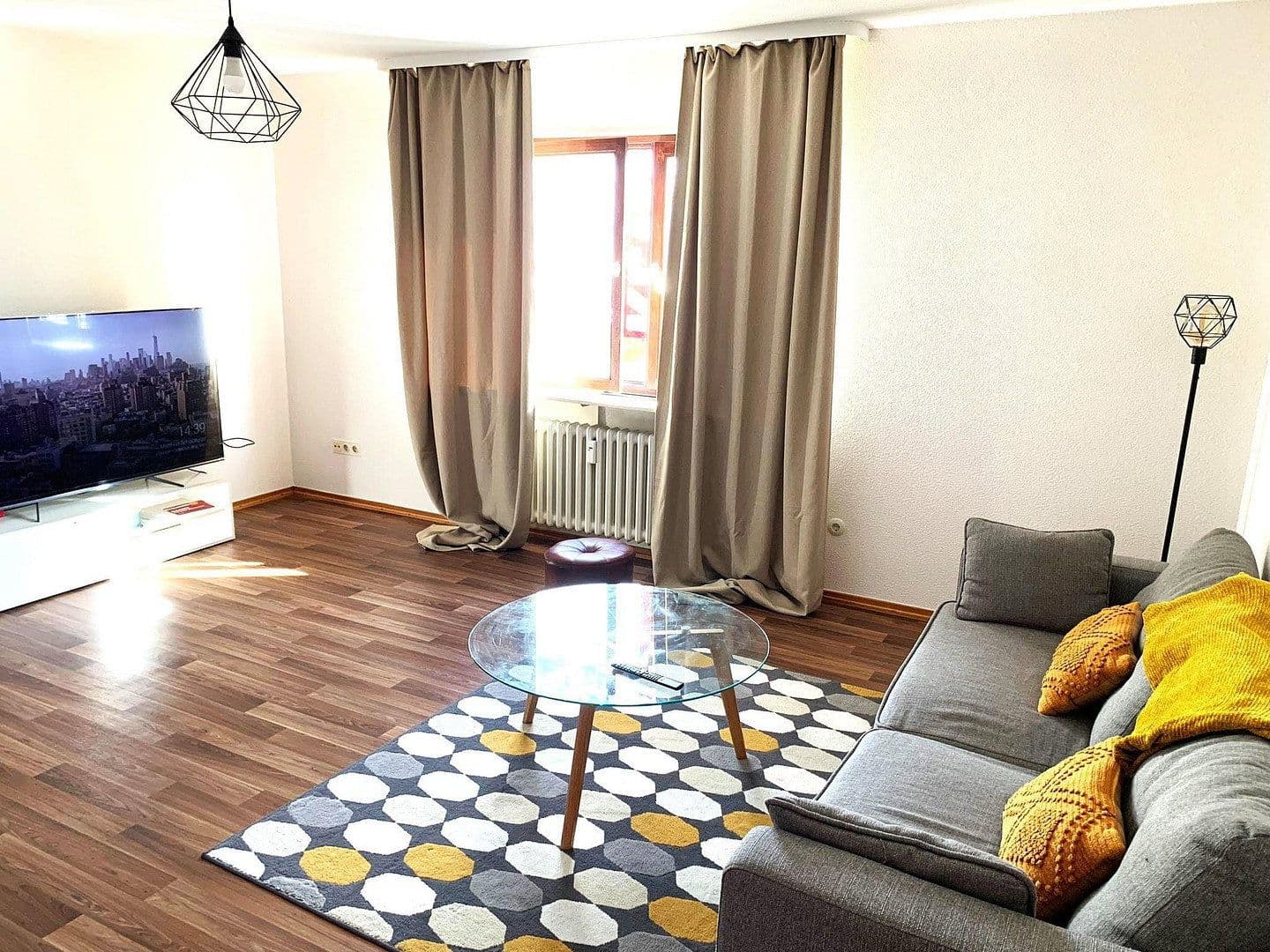 Prenájom bytu 3-izbový 86 m², Ludwigshafen, Porýnie-Falcko Prenájom bytu 3-izbový 86 m², Ludwigshafen, Porýnie-Falcko