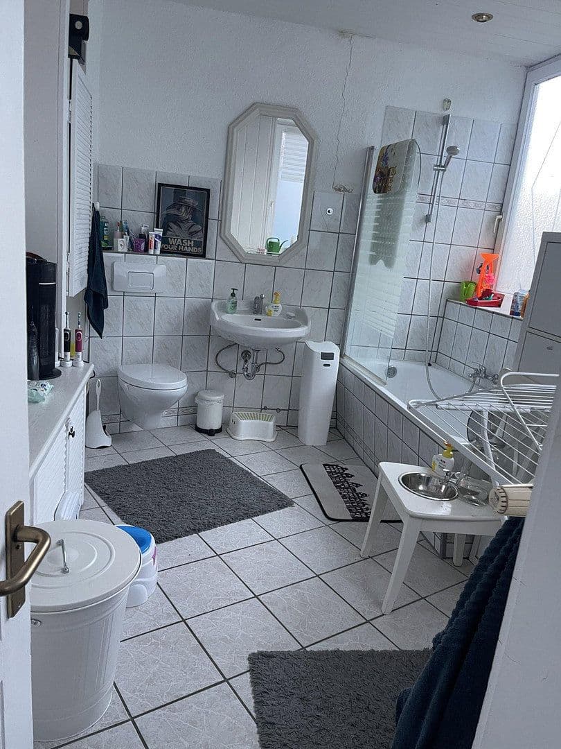 Prenájom bytu 3-izbový 79 m², Holtenauer Straße 240, Kiel, Šlezvicko-Holštajnsko Prenájom bytu 3-izbový 79 m², Holtenauer Straße 240, Kiel, Šlezvicko-Holštajnsko