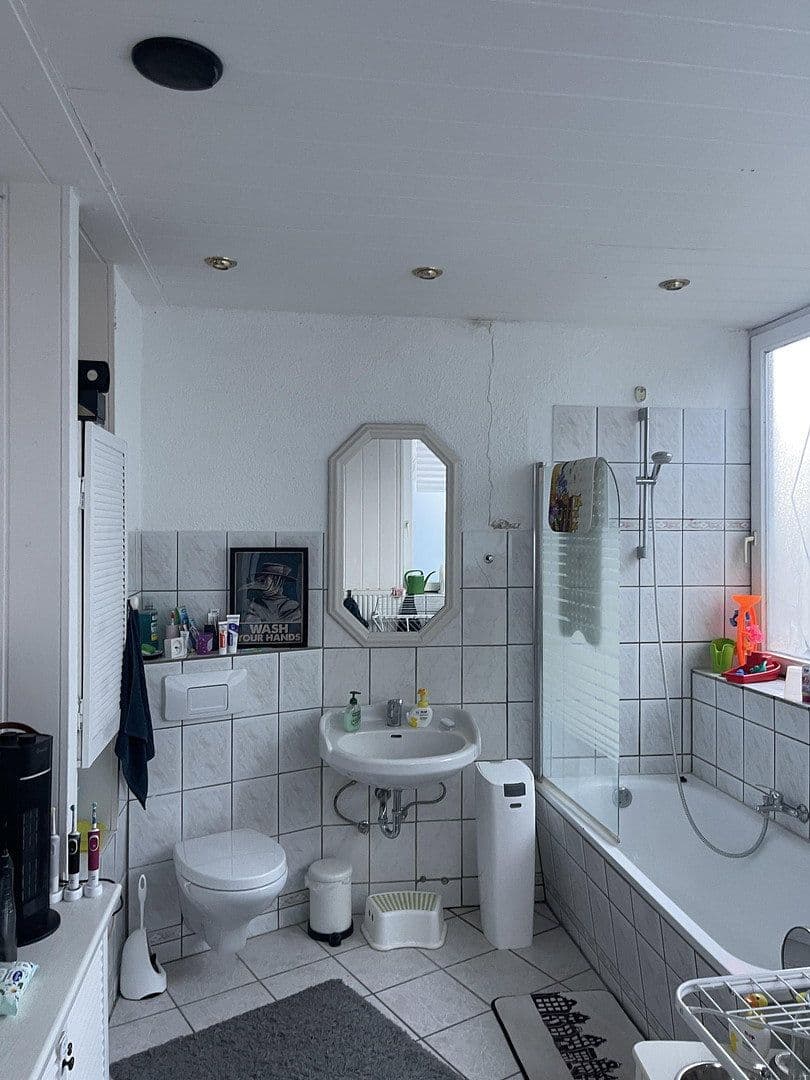 Prenájom bytu 3-izbový 79 m², Holtenauer Straße 240, Kiel, Šlezvicko-Holštajnsko Prenájom bytu 3-izbový 79 m², Holtenauer Straße 240, Kiel, Šlezvicko-Holštajnsko