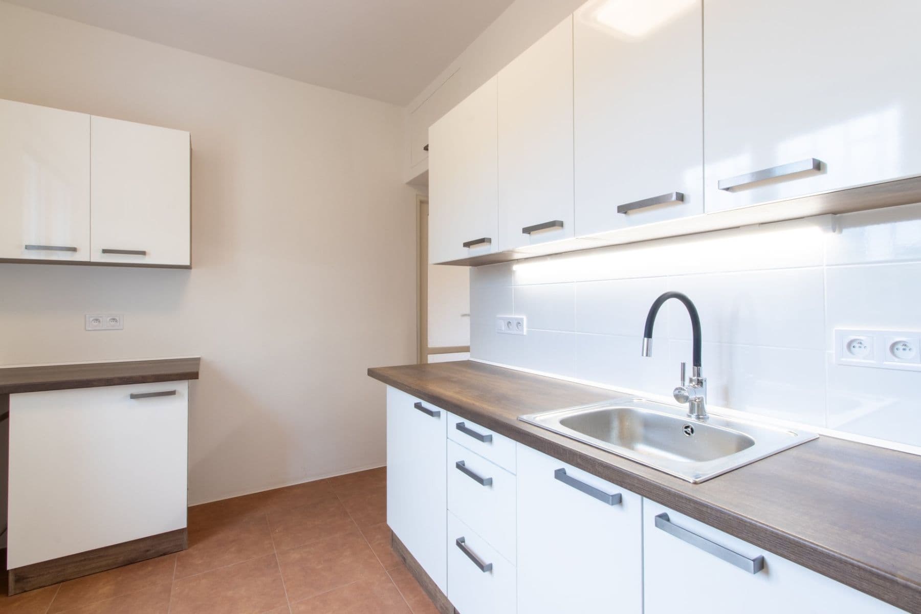 Prenájom bytu 3-izbový 73 m², Počernická, Praha, Praha Prenájom bytu 3-izbový 73 m², Počernická, Praha, Praha