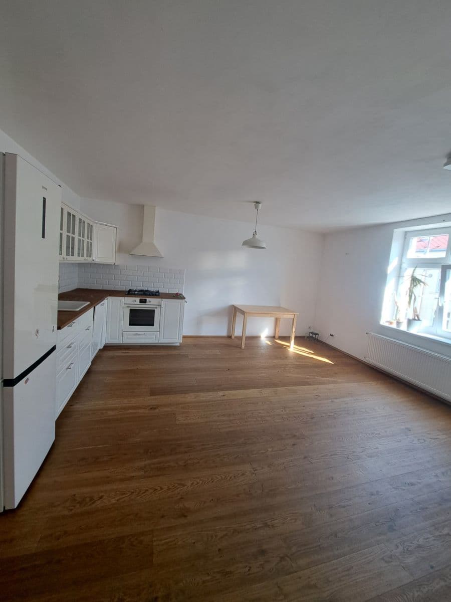 Prenájom bytu 3-izbový 70 m², Barákova, Jičín, Královéhradecký kraj Prenájom bytu 3-izbový 70 m², Barákova, Jičín, Královéhradecký kraj