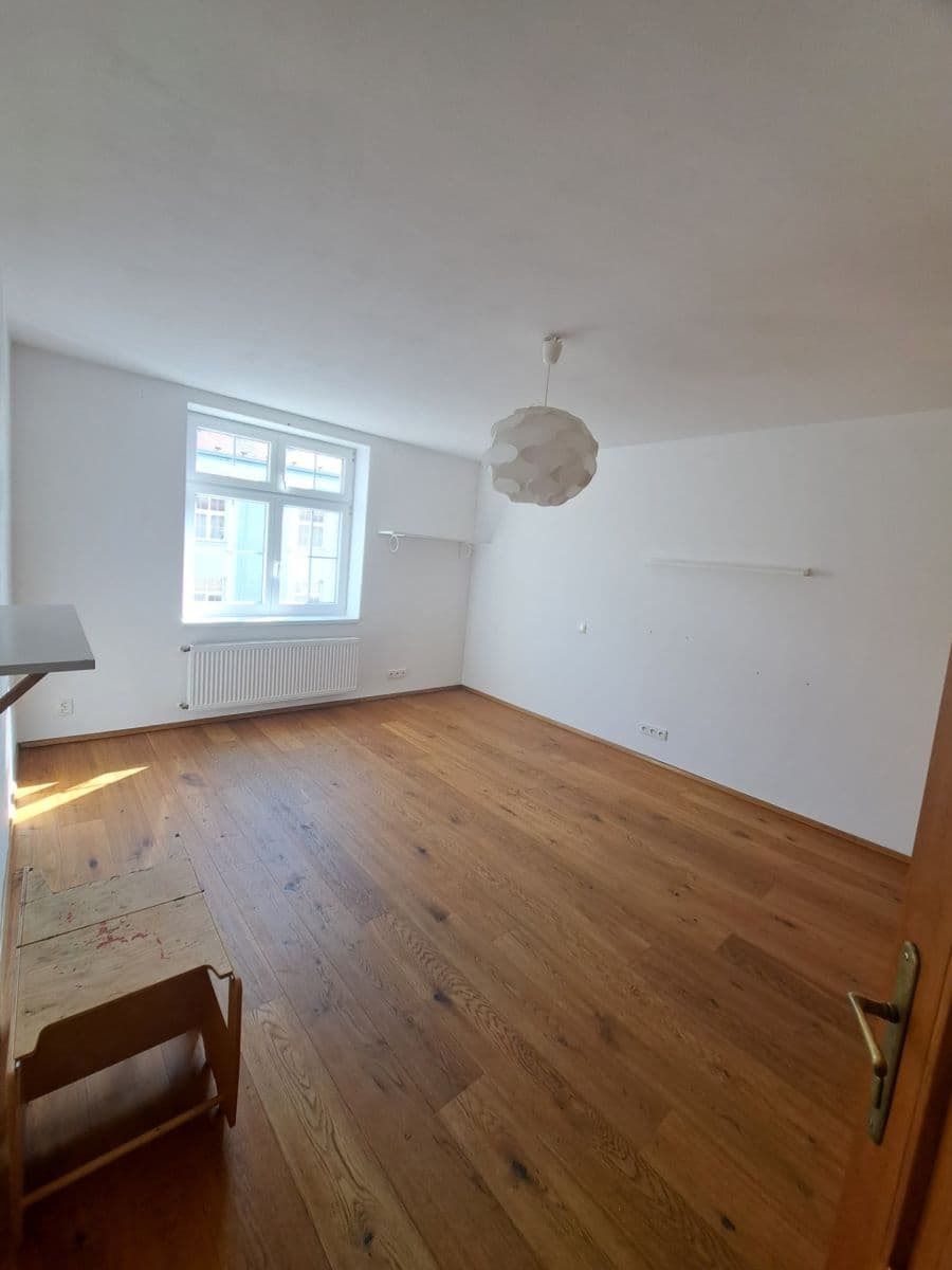 Prenájom bytu 3-izbový 70 m², Barákova, Jičín, Královéhradecký kraj Prenájom bytu 3-izbový 70 m², Barákova, Jičín, Královéhradecký kraj